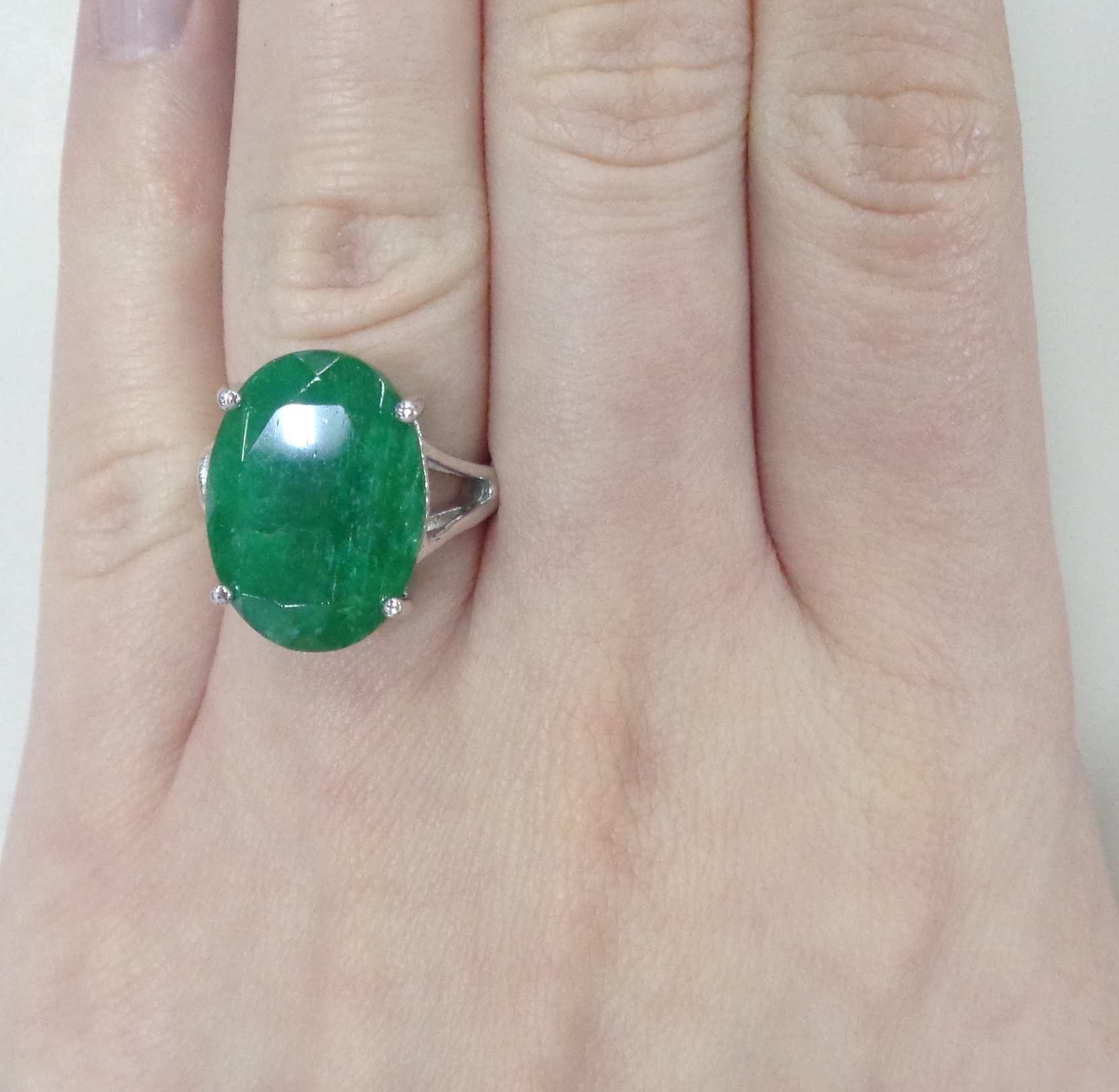 Серебряное кольцо с бериллом